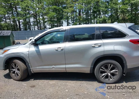 2018 Toyota Highlander Le Plus from USA, damaged, VIN 5TDBZRFH5JS908264